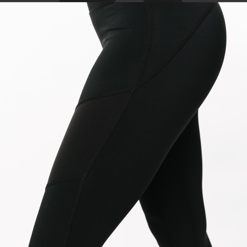 Zyia 7/8 black leggings